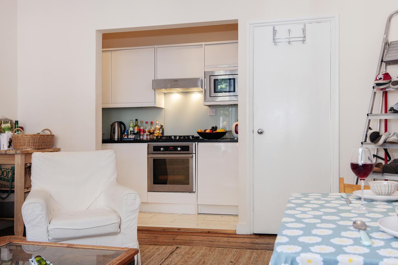 Bright Gratton Road Apartment لندن المظهر الخارجي الصورة