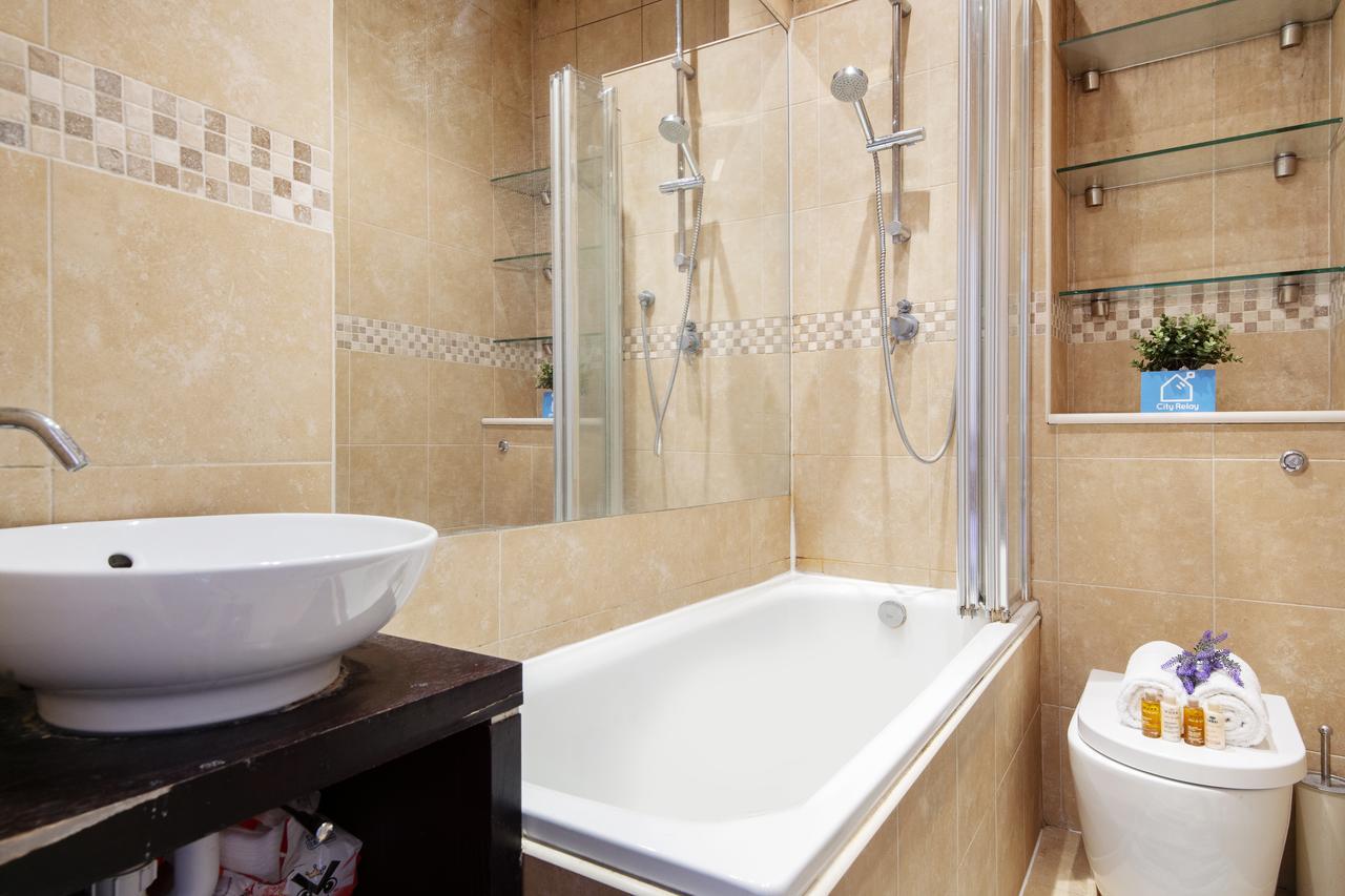 Bright Gratton Road Apartment لندن المظهر الخارجي الصورة